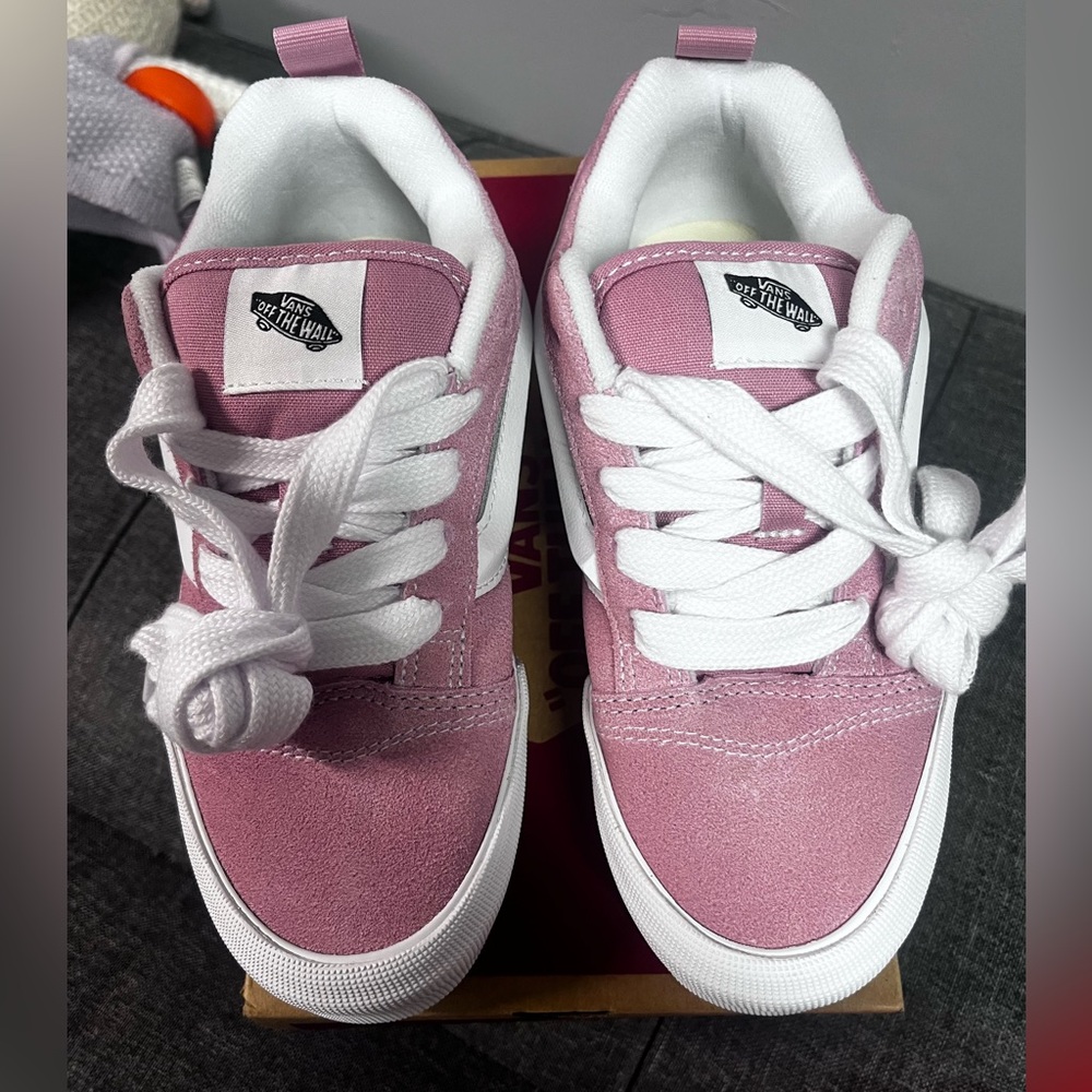 Vans Kids Old Skool Suede Sneakers in Pink and White - Picture 3 of 7